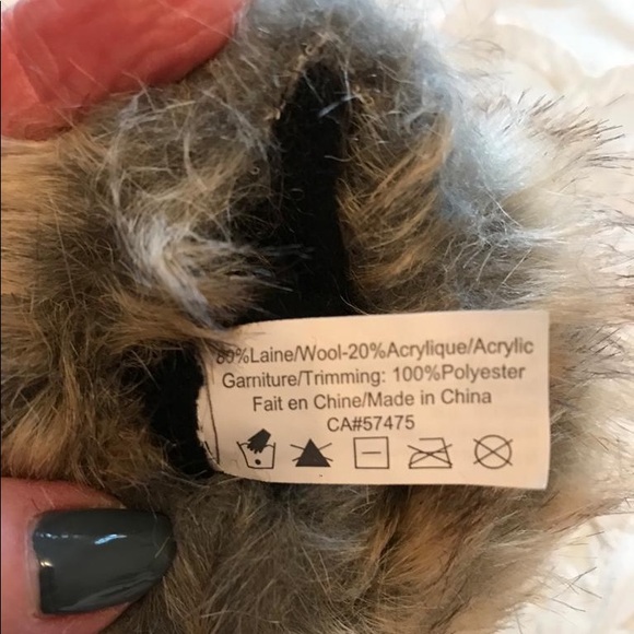 Black Gloves - Picture 3 of 3